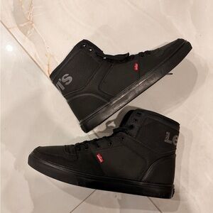 Levi’s Men’s Mason Hi Anti Sneakers – NWT – Size 13